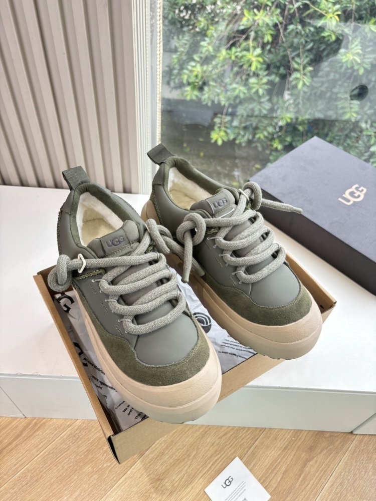 Кросівки зимові жіночі