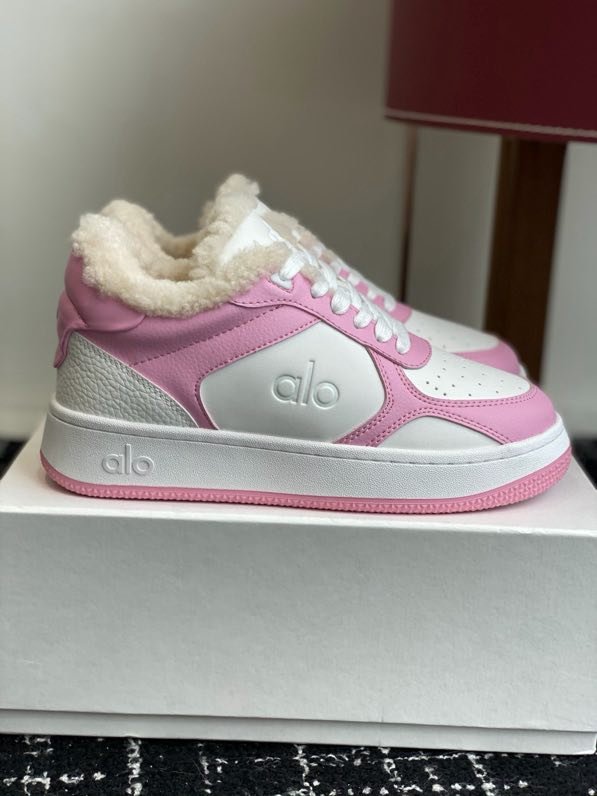 Кроссовки зимние женские