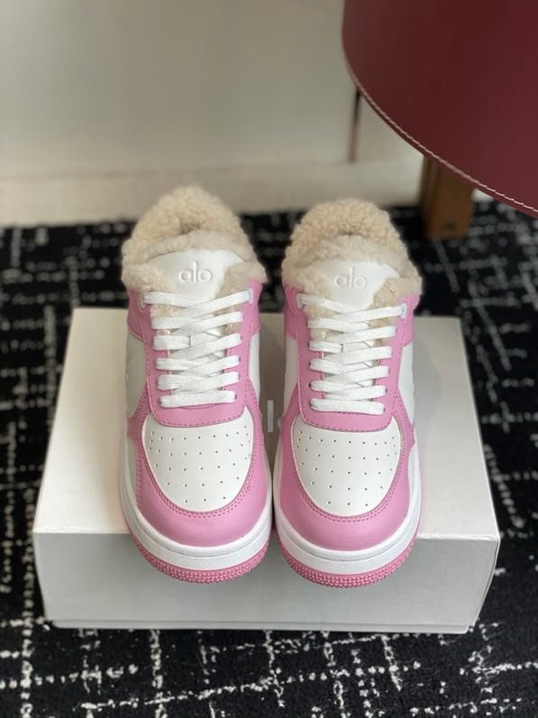 Кроссовки зимние женские фото 2