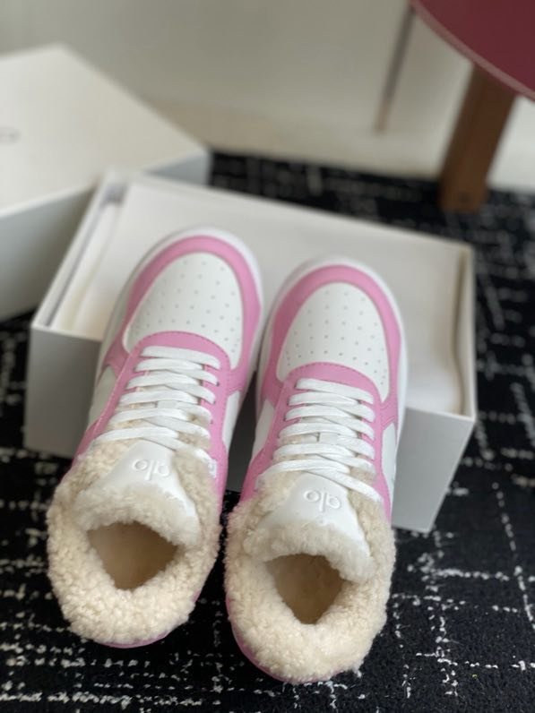 Кроссовки зимние женские фото 7