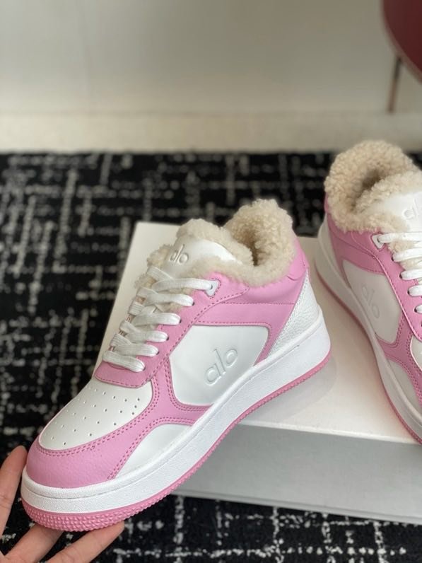 Кроссовки зимние женские фото 9