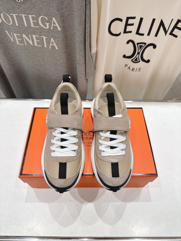 Кросівки фото 2