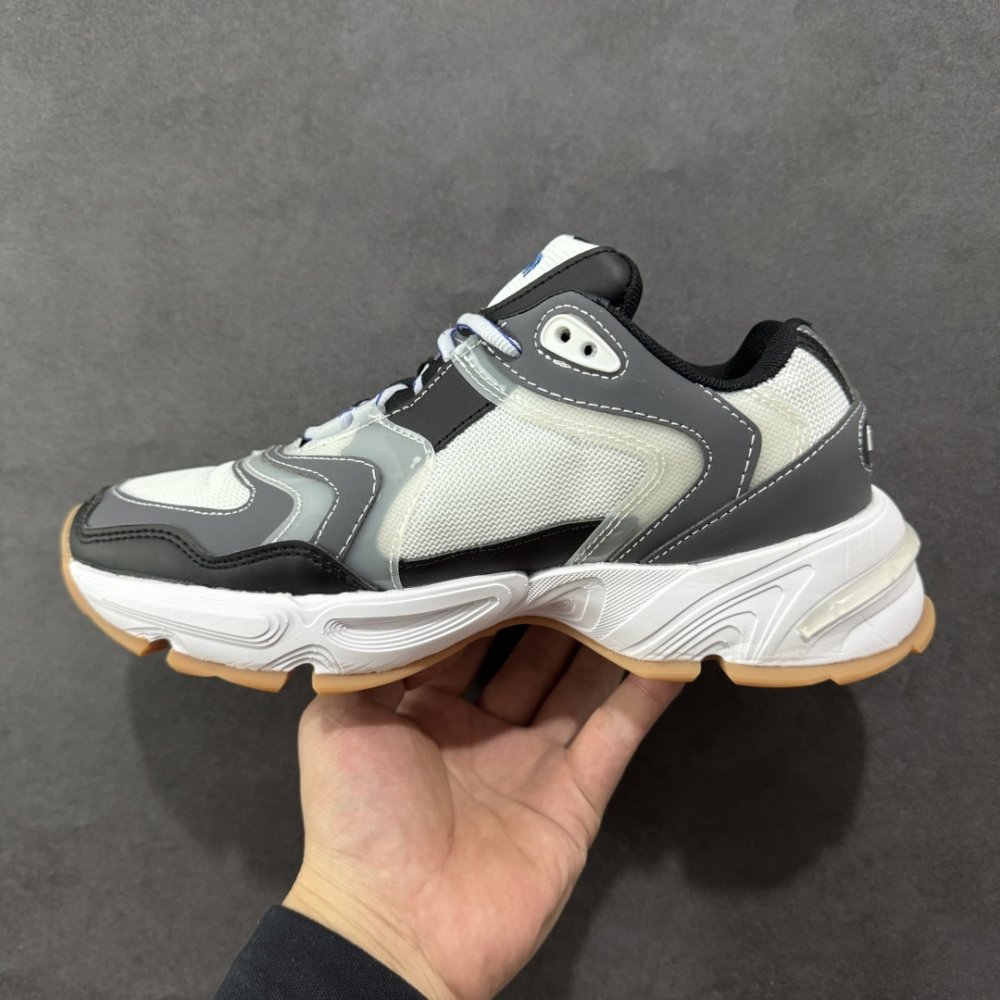 Кросівки фото 2