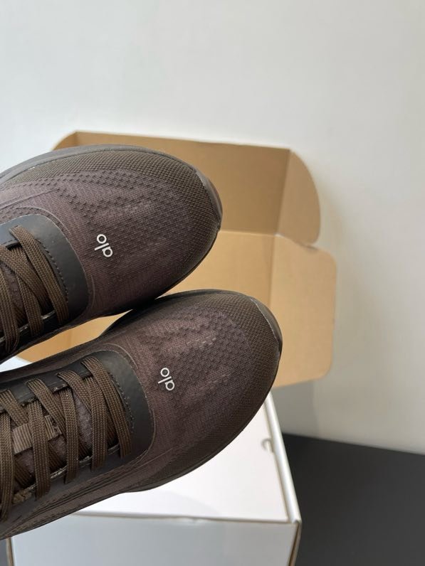 Кросівки фото 2