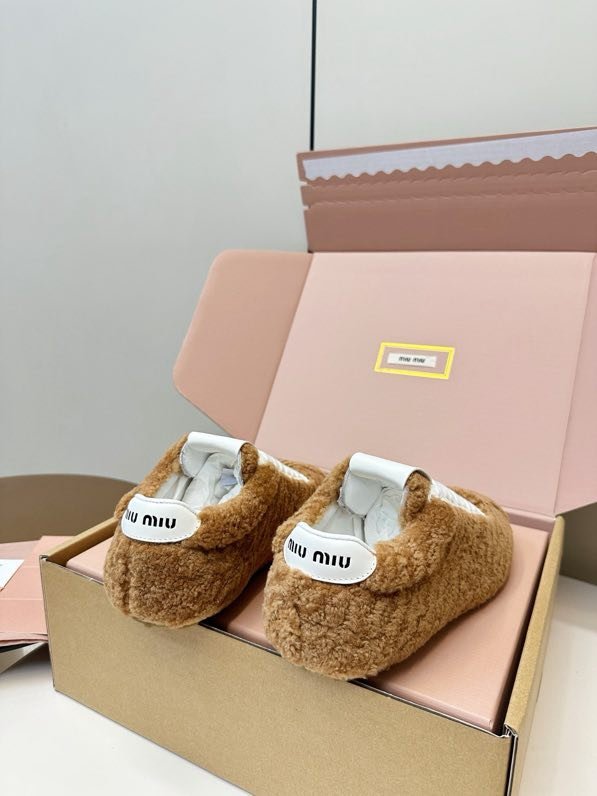 Кросівки фото 2