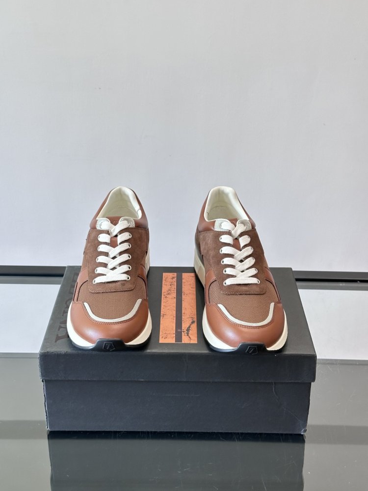 Кросівки фото 2