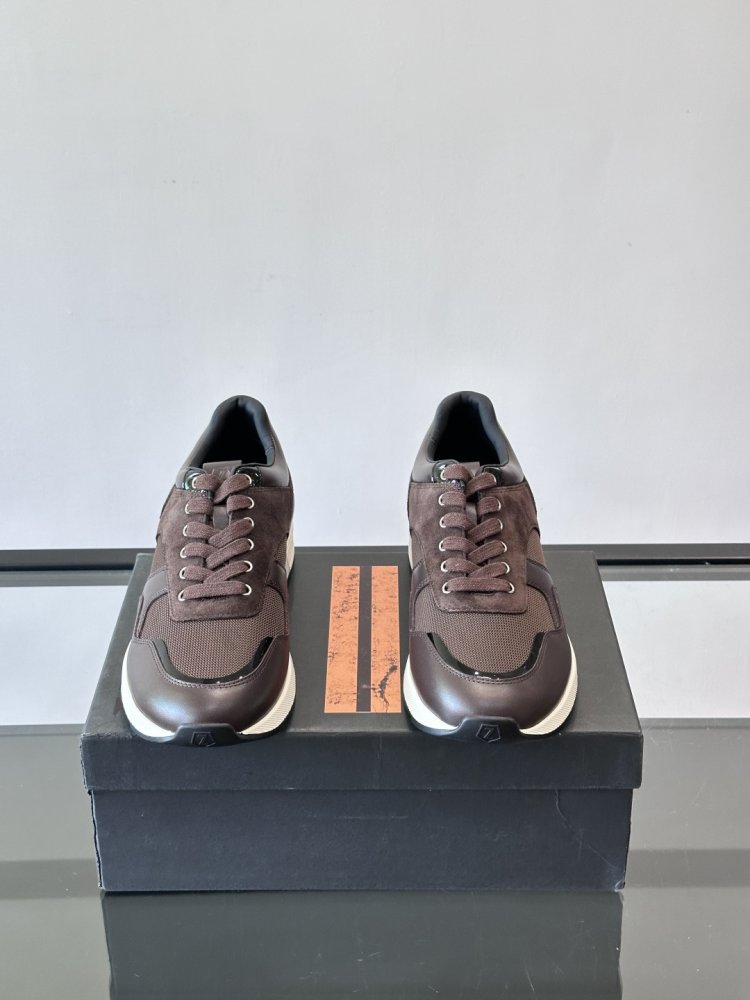 Кросівки фото 2