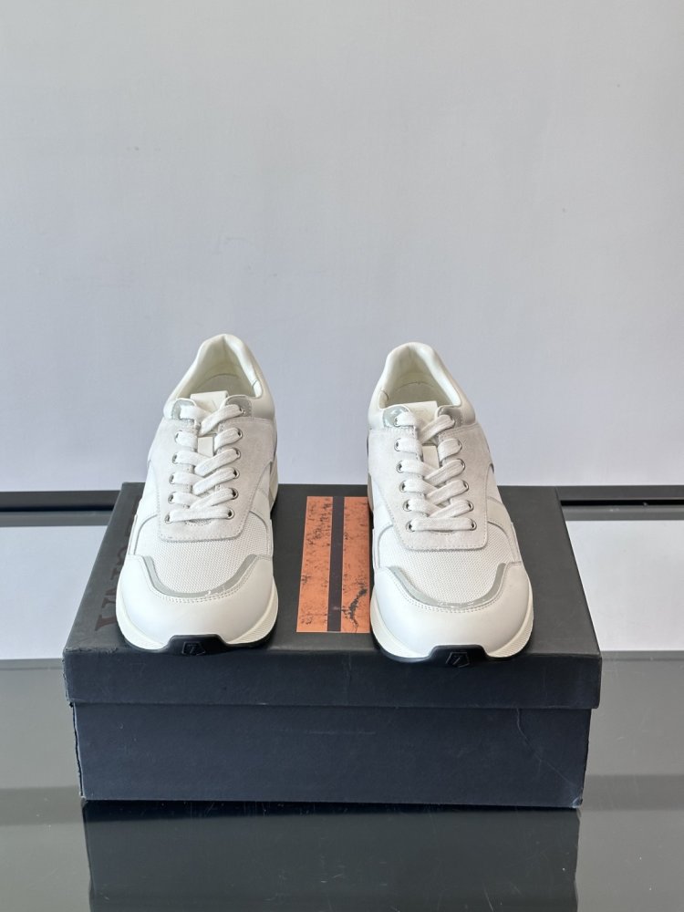 Кросівки фото 2