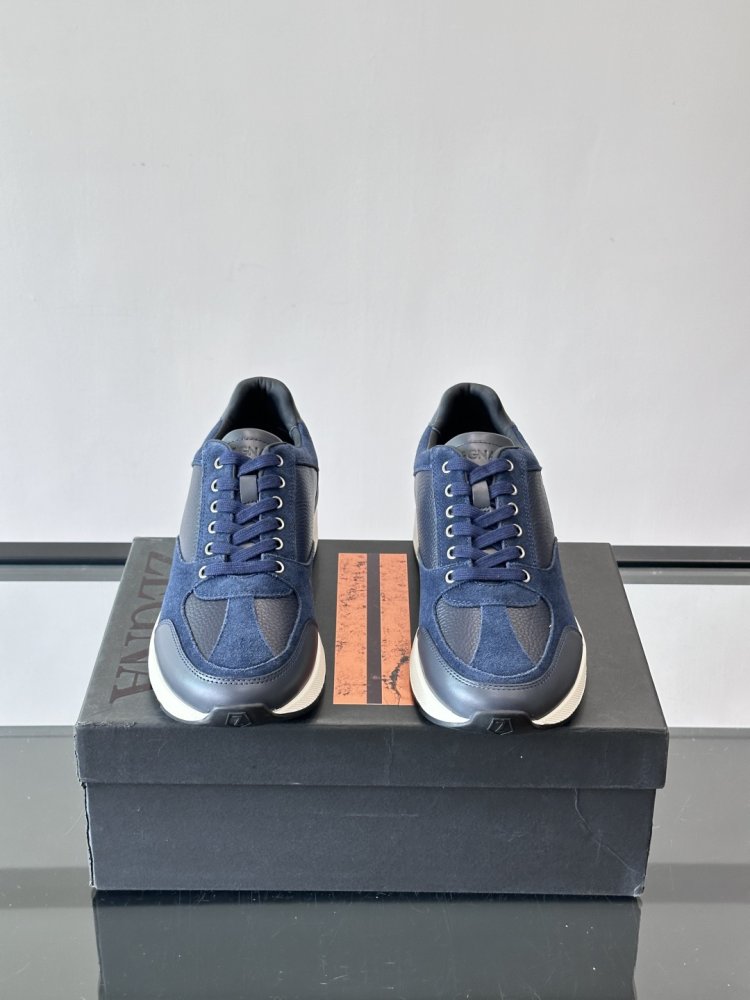 Кросівки фото 2