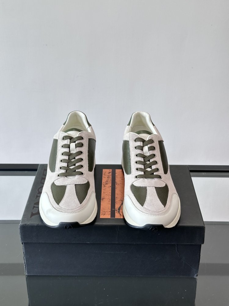 Кросівки фото 2