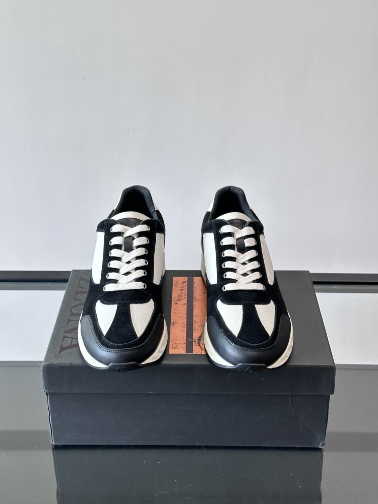 Кросівки фото 2