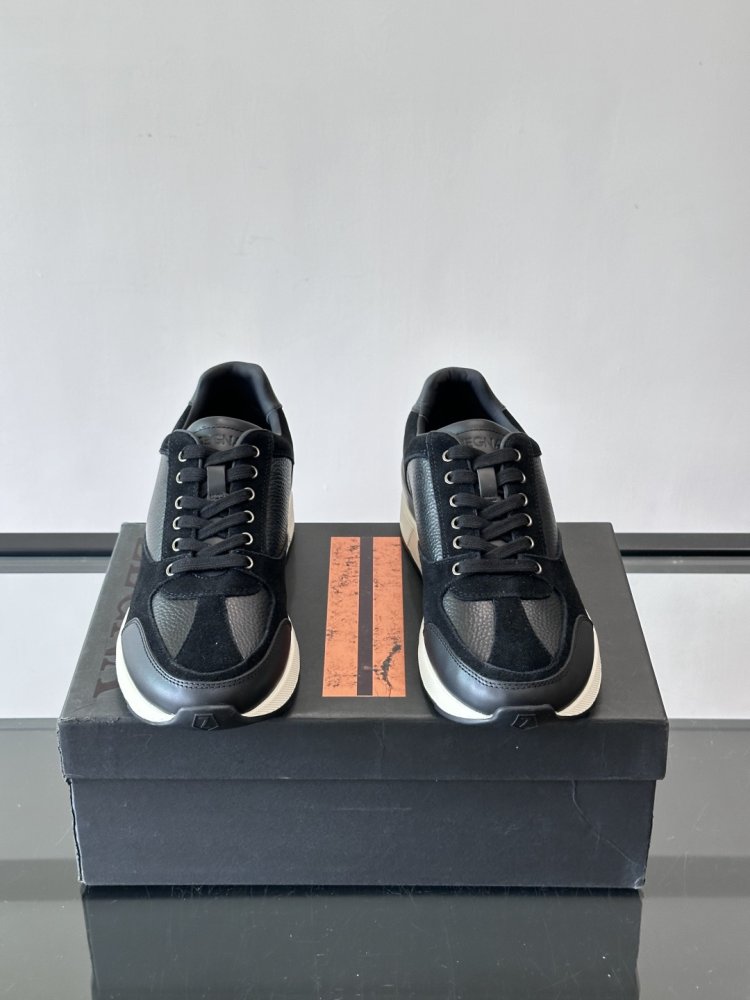 Кросівки фото 2