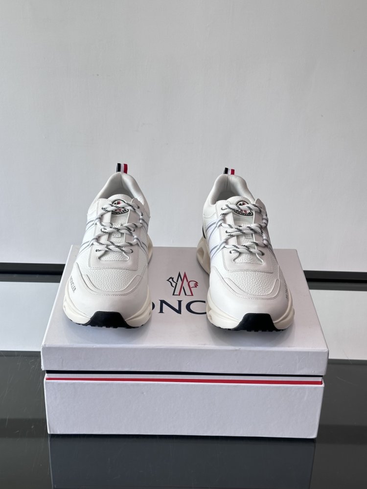 Кросівки фото 2