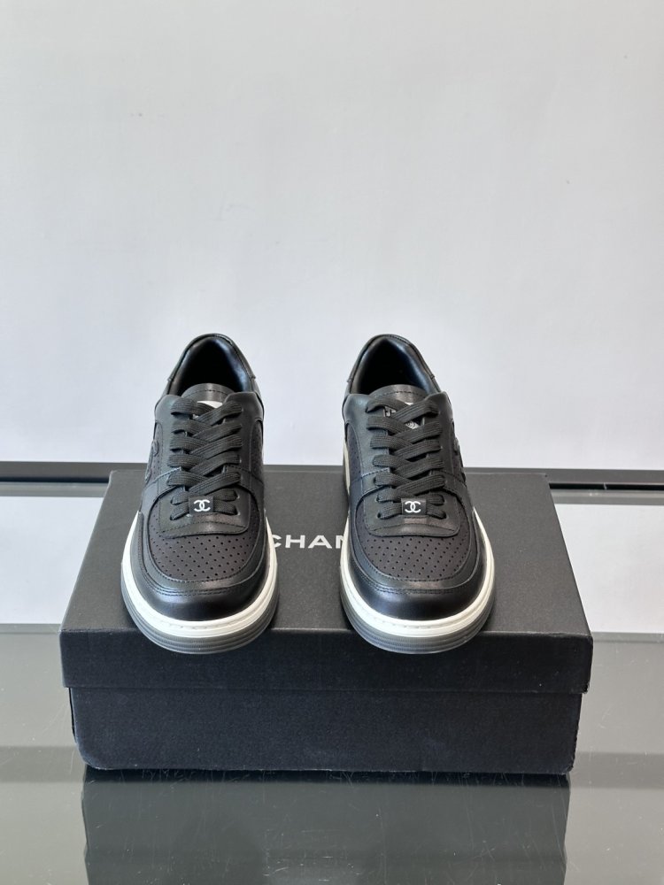 Кросівки фото 2