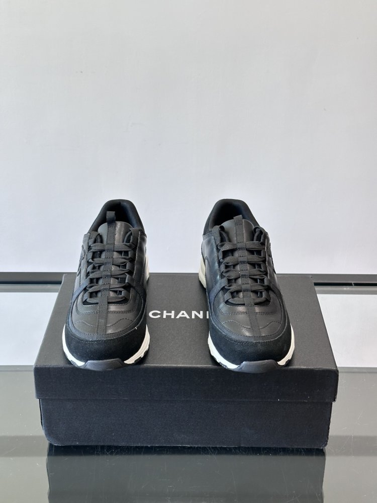 Кросівки фото 2