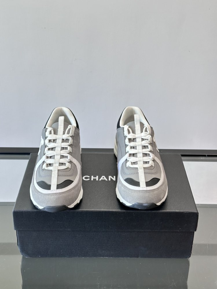 Кросівки фото 2