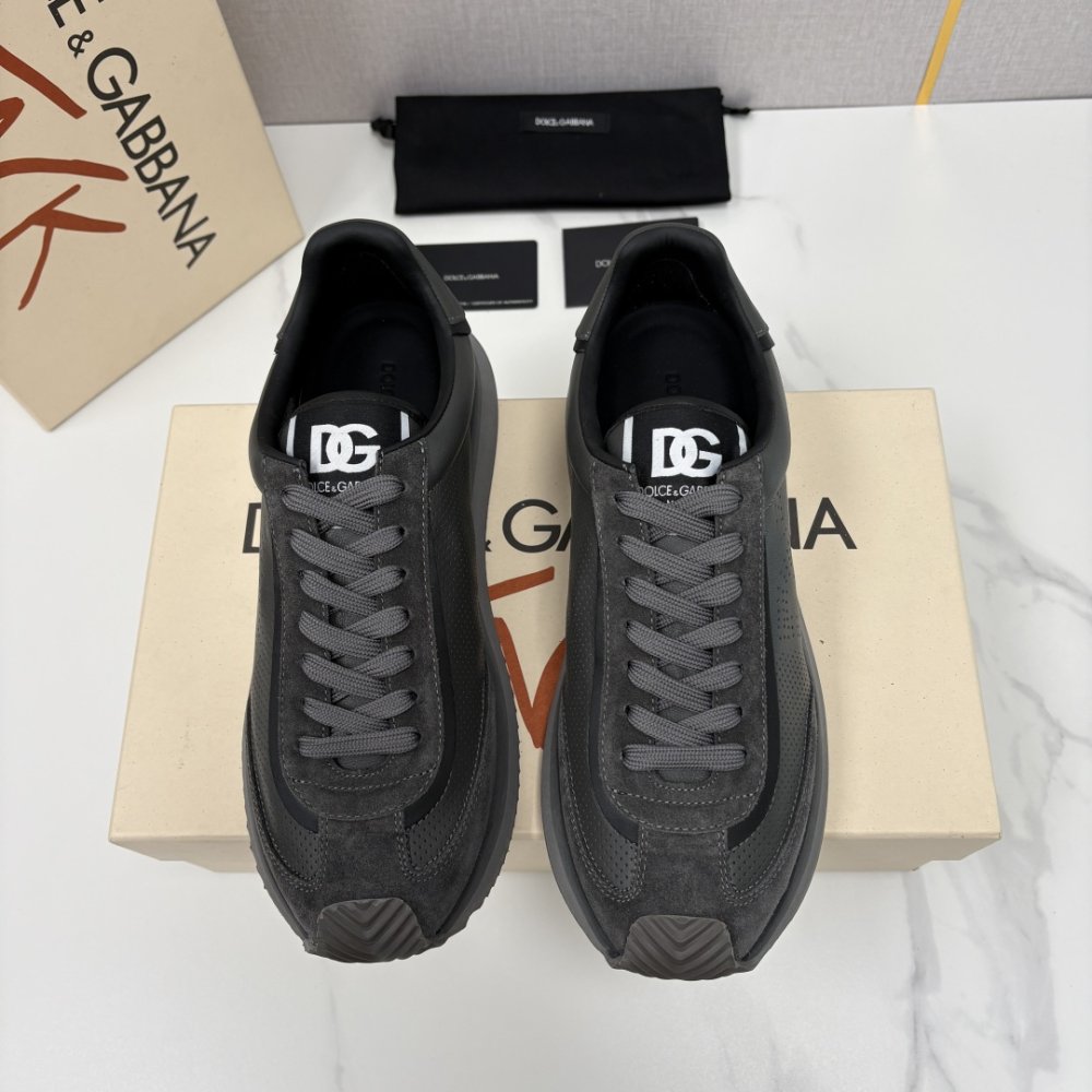 Кросівки фото 2