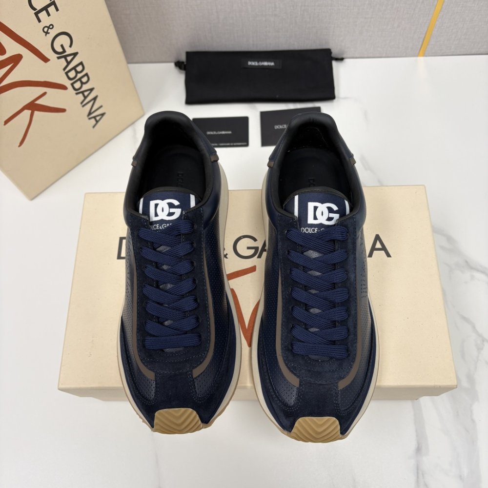 Кросівки фото 2