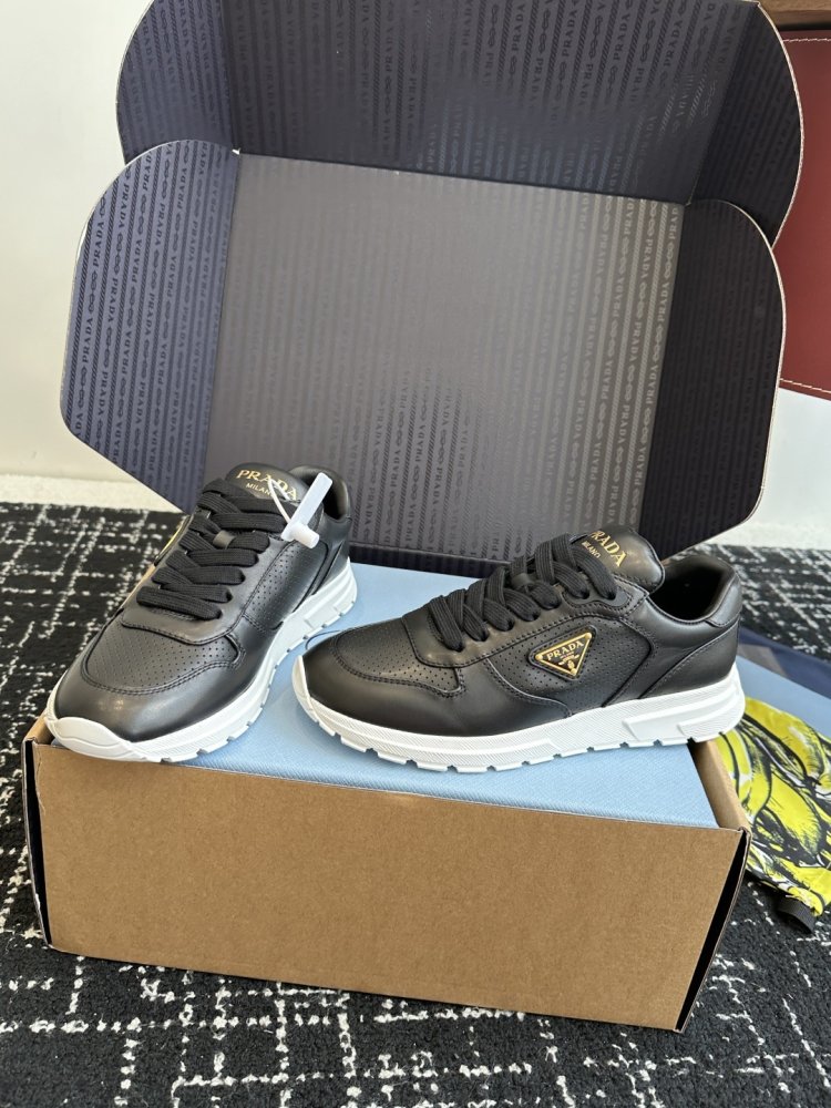 Кросівки фото 3