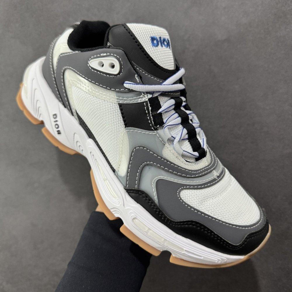 Кросівки фото 3