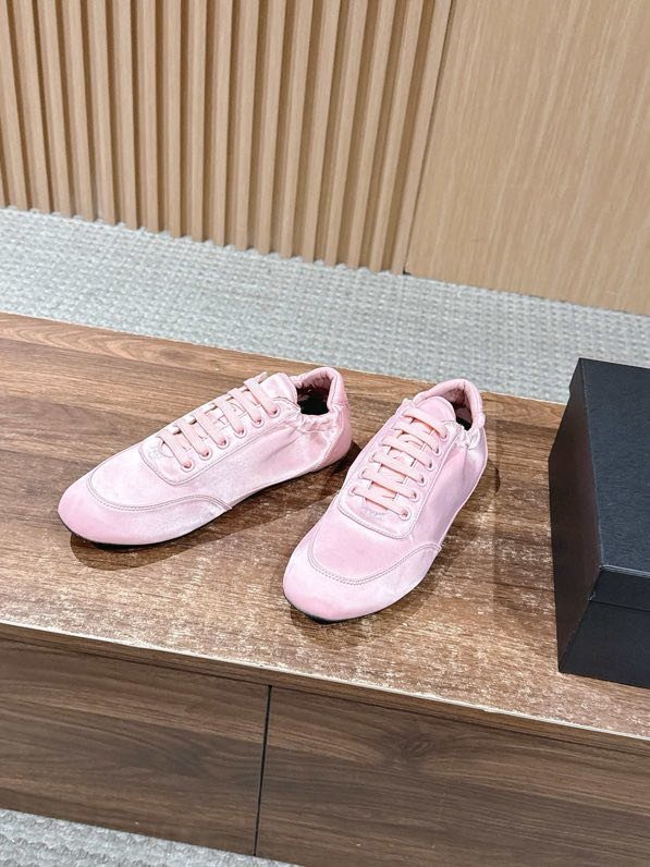 Кроссовки фото 3