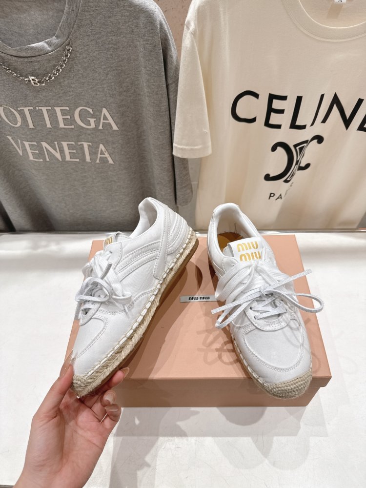 Кроссовки фото 3