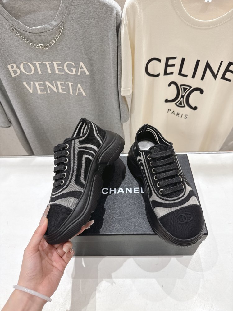 Кроссовки фото 3