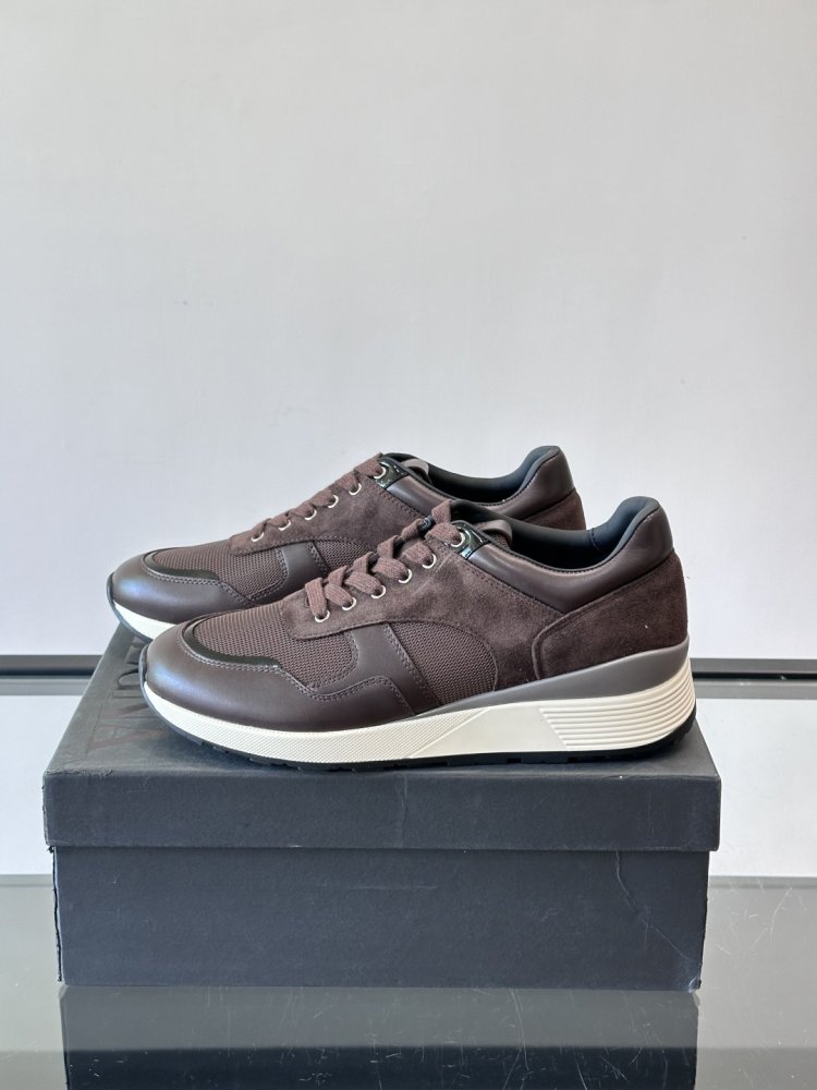 Кросівки фото 3