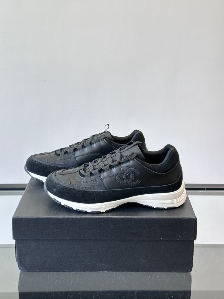 Кросівки фото 3