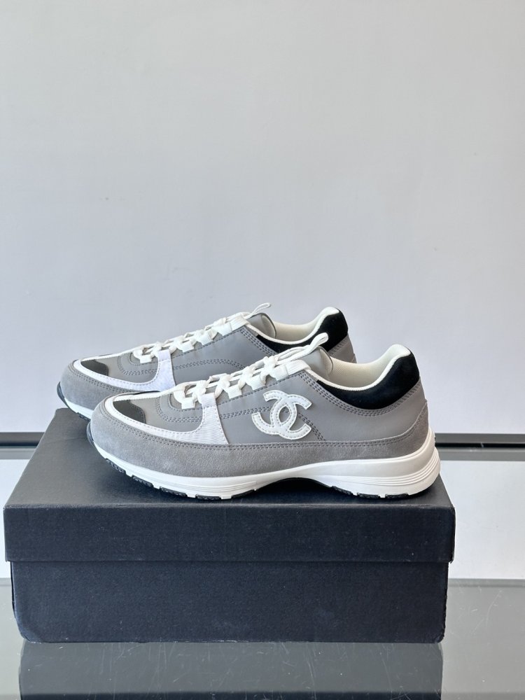 Кросівки фото 3