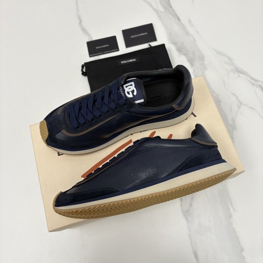 Кросівки фото 3