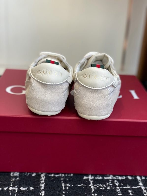 Кросівки фото 4