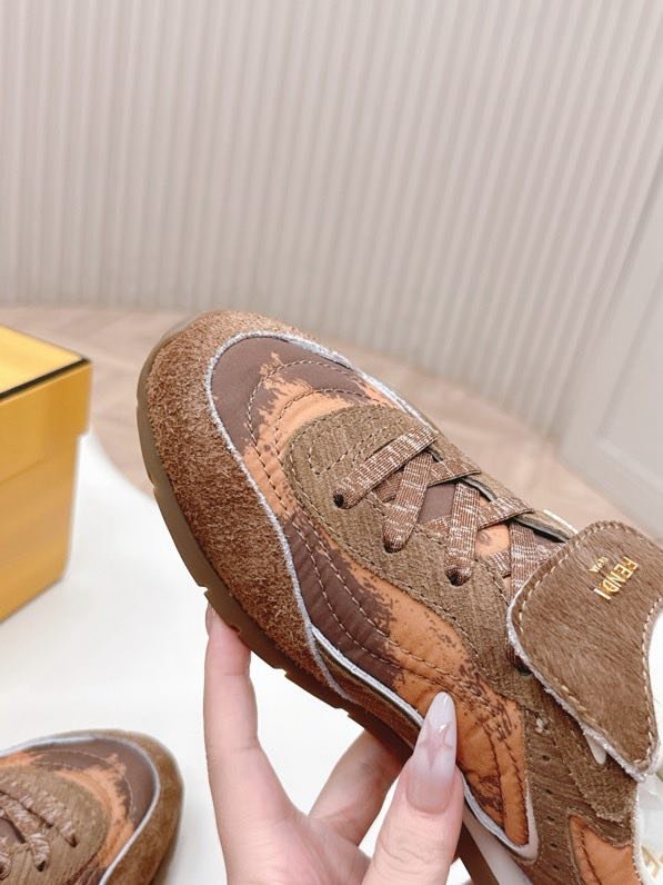 Кроссовки фото 4