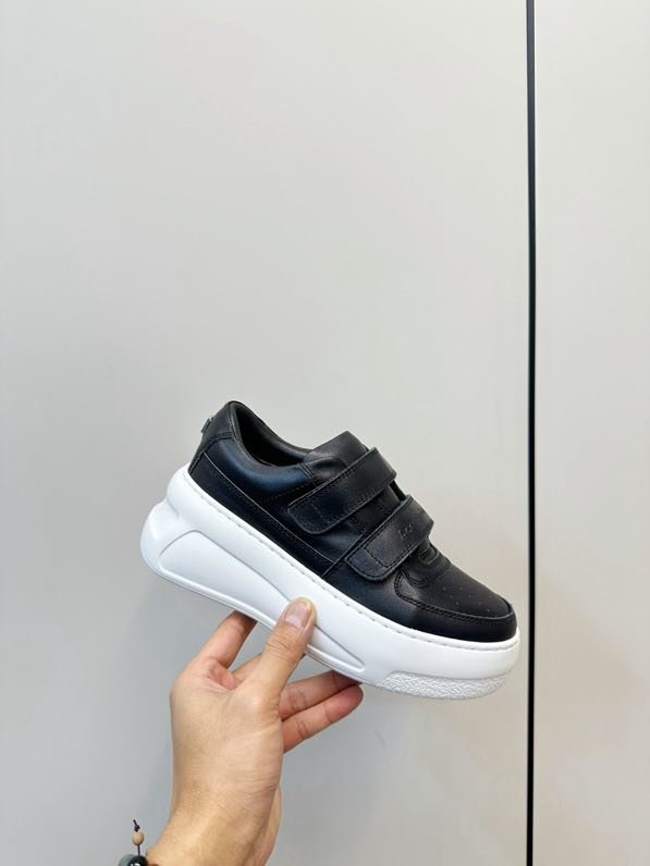 Кроссовки фото 4