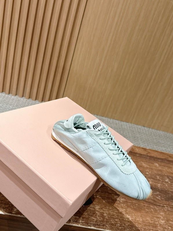 Кроссовки фото 4