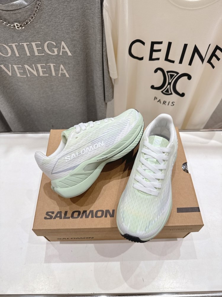 Кросівки фото 5