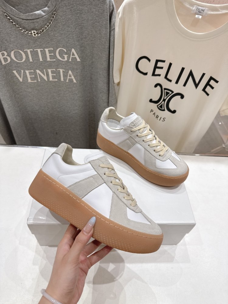 Кросівки фото 5