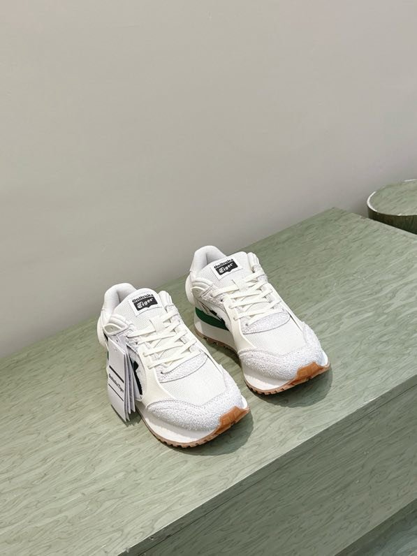 Кроссовки фото 5