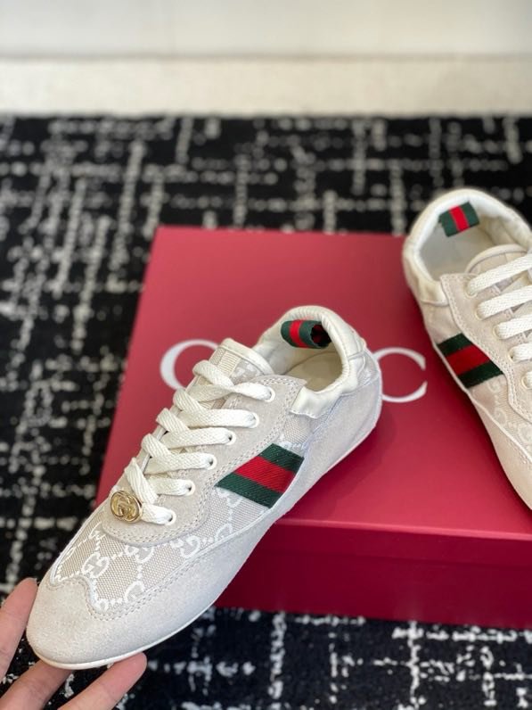 Кросівки фото 5