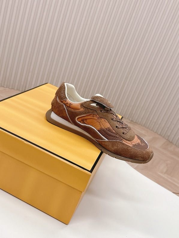 Кроссовки фото 5