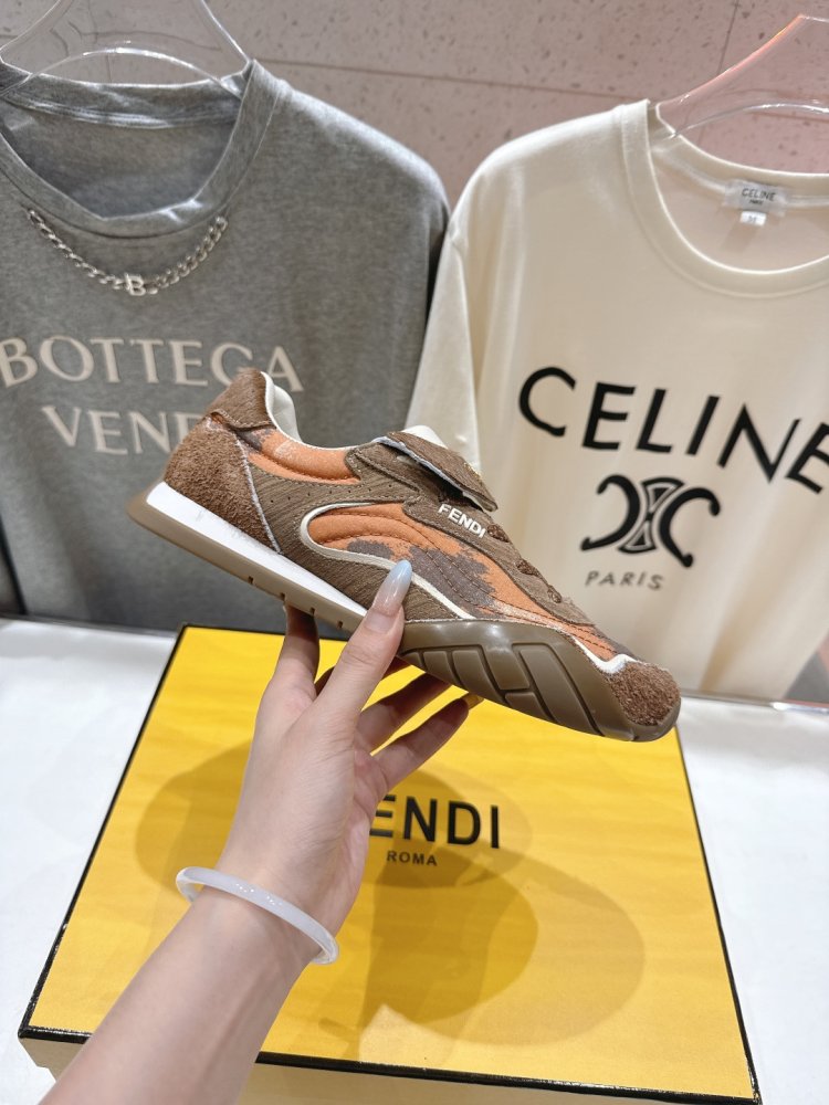 Кроссовки фото 5