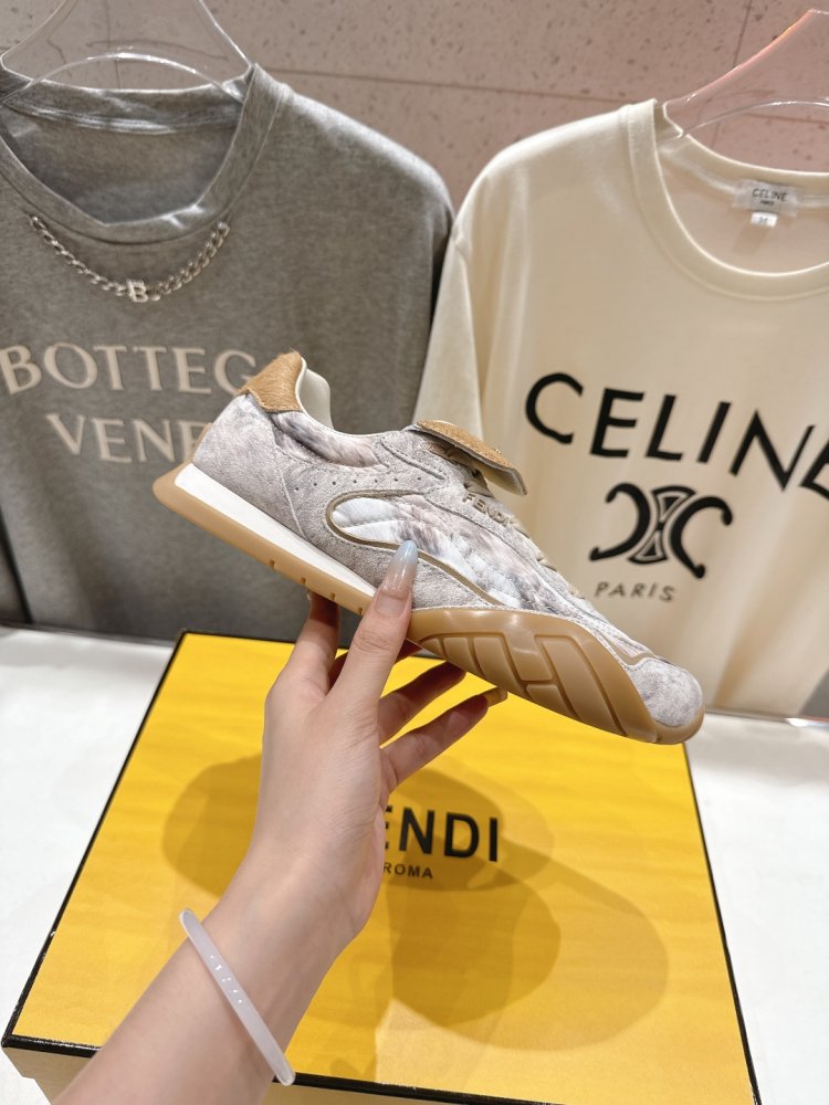 Кроссовки фото 5