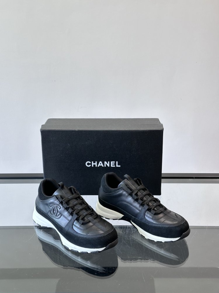 Кросівки фото 5