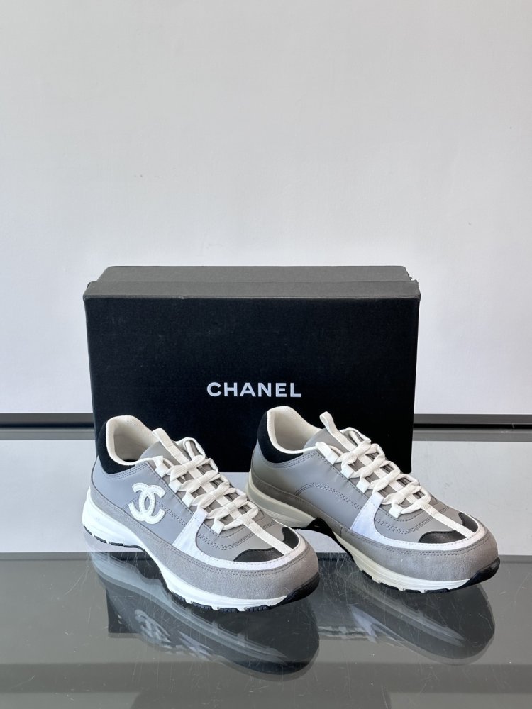 Кросівки фото 5