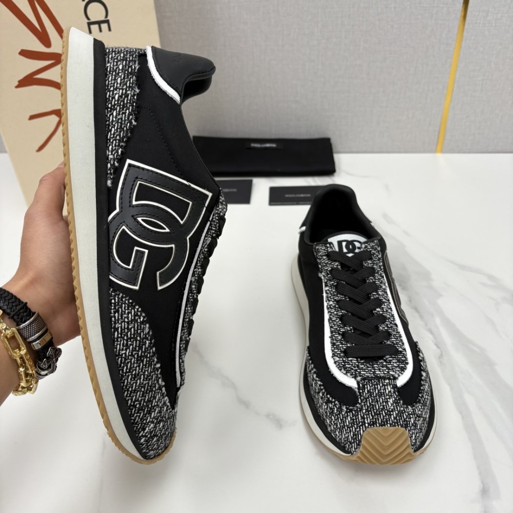 Кросівки фото 5