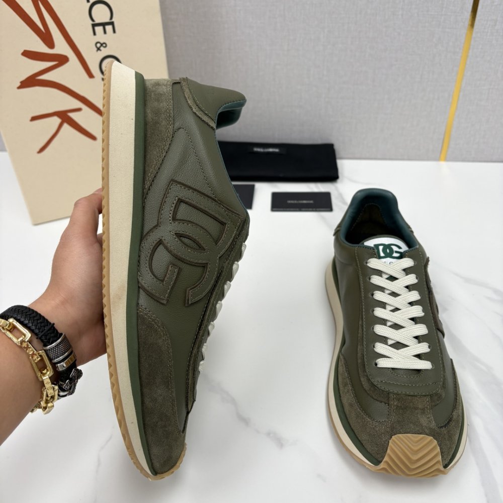 Кросівки фото 5