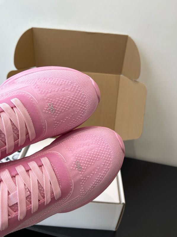 Кроссовки фото 6