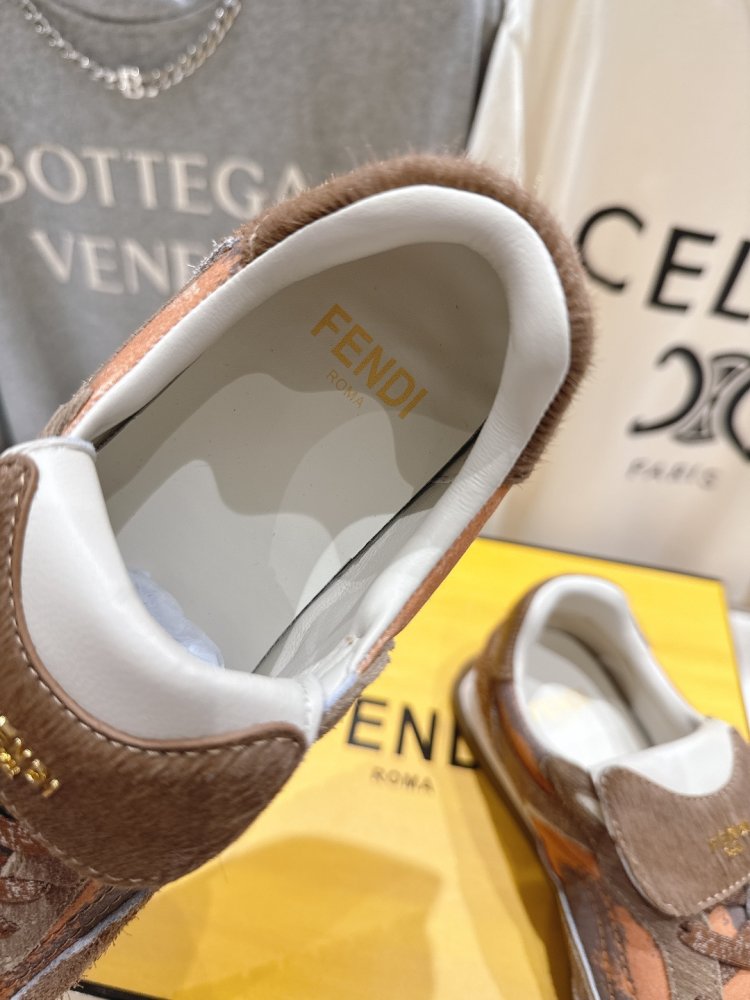 Кроссовки фото 6