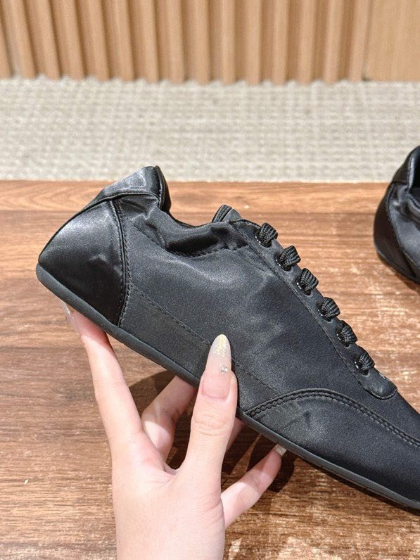 Кроссовки фото 6