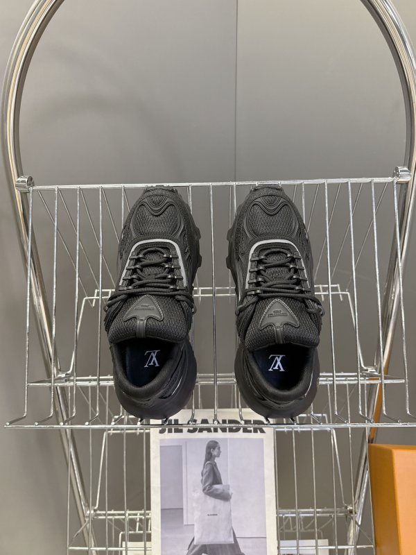 Кроссовки фото 6